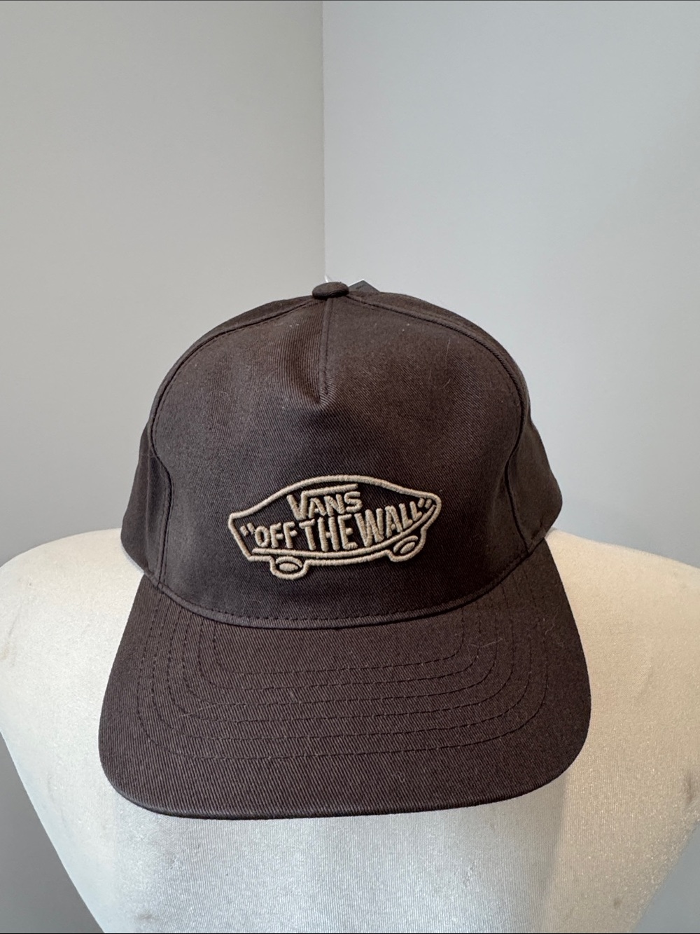 BNWT Vans Chocolate Brown 'Off The Wall' Logo Baseball Cap